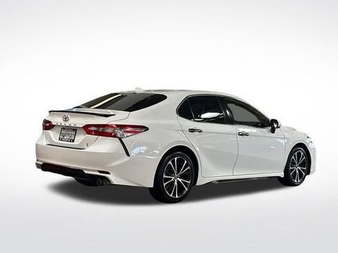 Used 2019 Toyota Camry SE w/ Audio Package FWD image 5