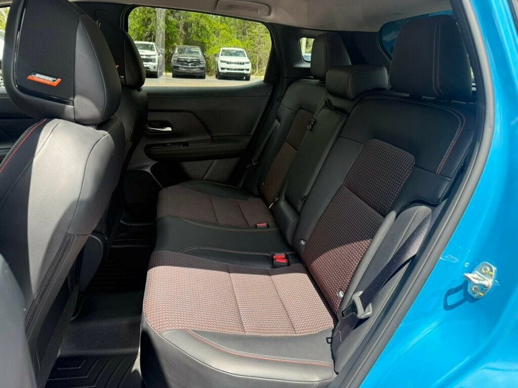 Used 2025 Nissan Kicks SR w/ SR Premium Package FWD image 8