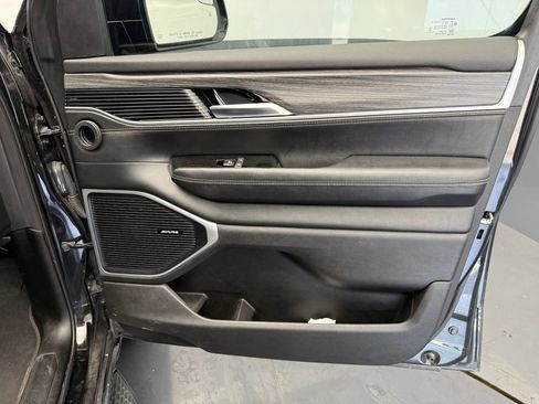 Used 2024 Jeep Wagoneer L Series III w/ Flexible Seating Group AWD/4WD image 68