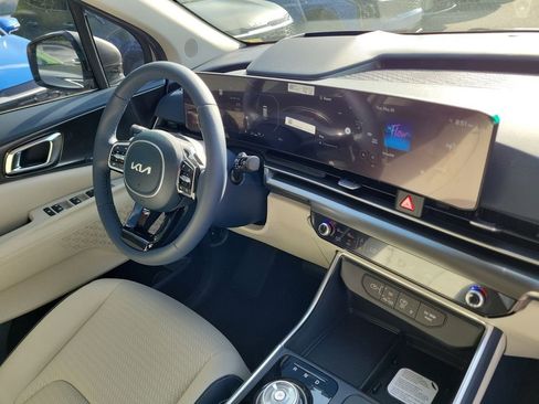 New 2026 Kia Carnival SX Prestige FWD image 8