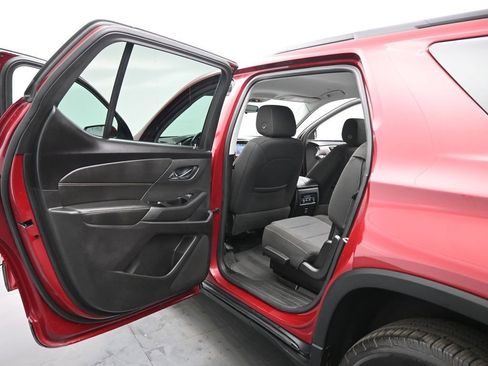 Used 2020 Chevrolet Traverse LT image 15
