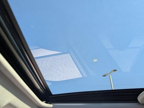 Used 2022 Toyota RAV4 XLE image 21