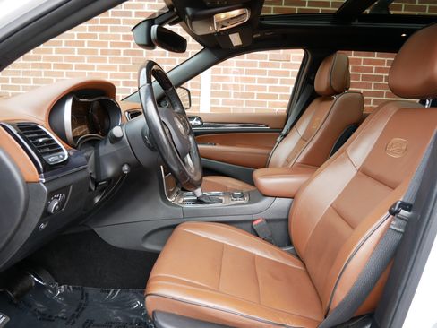 Used 2020 Jeep Grand Cherokee Overland image 6