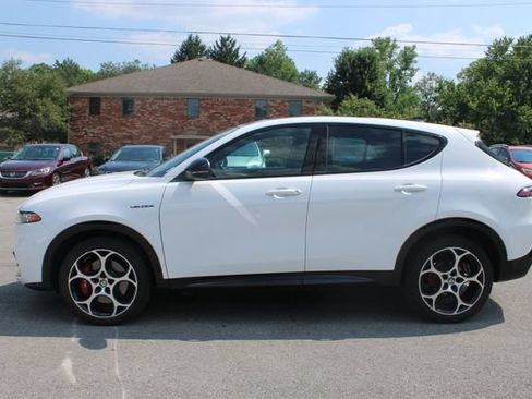 Used 2025 Alfa Romeo Tonale w/ Premium Package AWD/4WD image 5