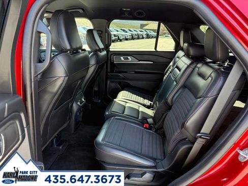 Used 2025 Ford Explorer ST-Line w/ ST-Line Street Pack AWD/4WD image 26