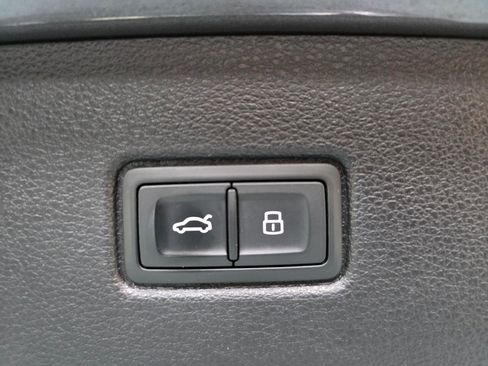 Used 2018 Audi Q7 3.0T Prestige w/ Prestige Package image 22