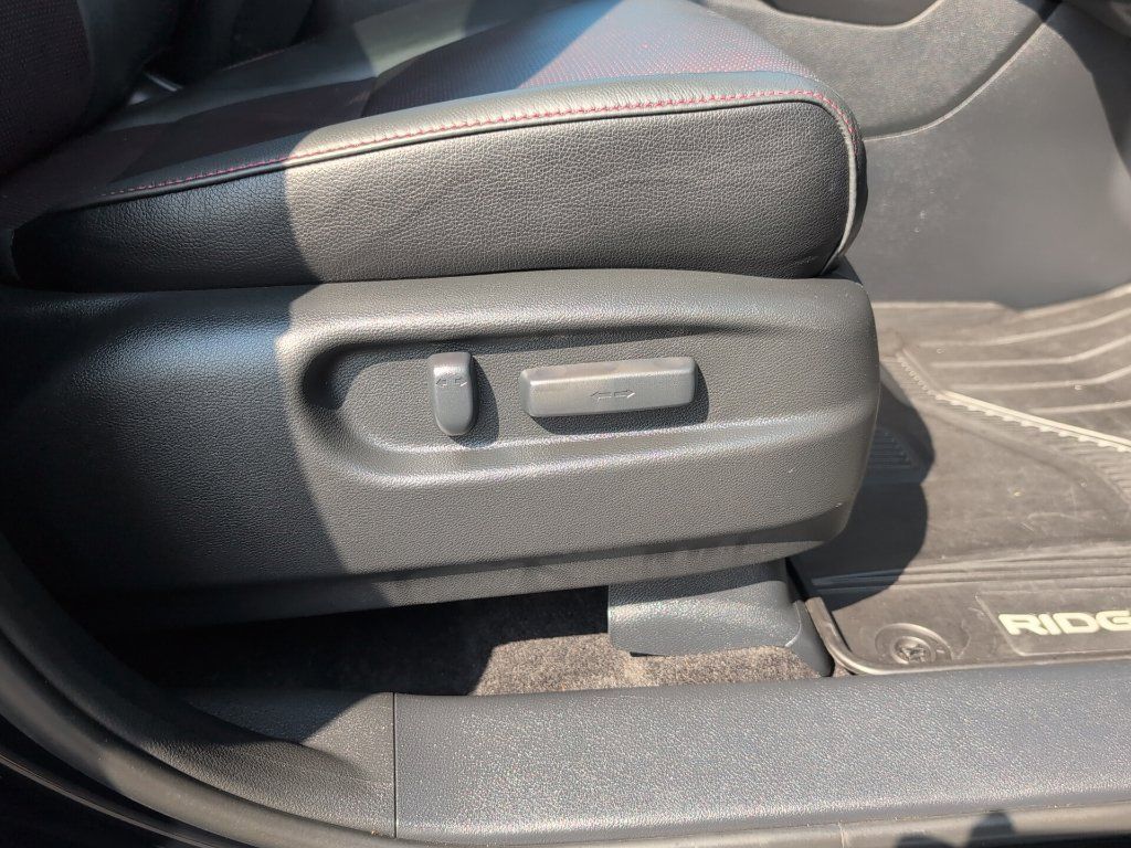 Used 2025 Honda Ridgeline Black Edition image 49