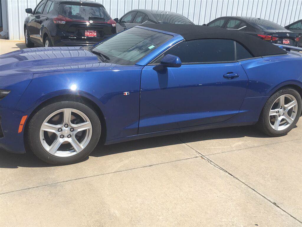 Used 2023 Chevrolet Camaro LT RWD image 6