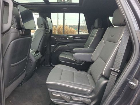 Certified 2024 Cadillac Escalade Sport w/ LPO, ONYX Package image 10