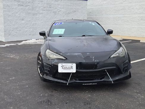 Used 2017 Toyota 86 image 3