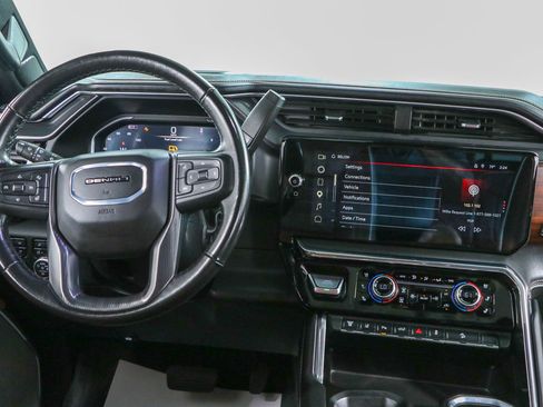 Used 2024 GMC Sierra 2500 Denali Ultimate w/ Max Trailering Package AWD/4WD image 18