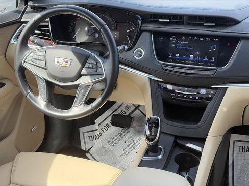 Used 2018 Cadillac XT5 Premium Luxury AWD/4WD image 13