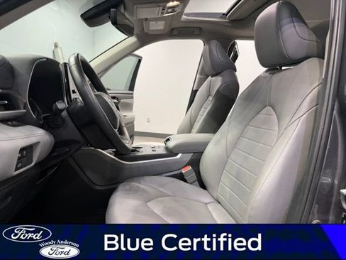 Used 2023 Toyota Highlander XLE FWD image 19