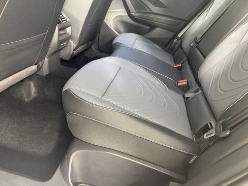 Used 2025 Volkswagen Tiguan SE R-Line FWD image 27
