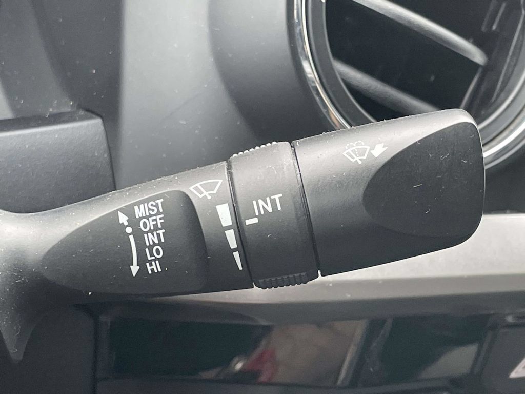 Used 2018 Toyota Tacoma SR5 RWD image 26