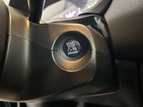 Used 2020 Jeep Renegade Latitude FWD image 16