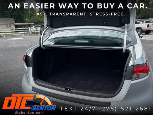 Used 2024 Toyota Corolla SE FWD image 35
