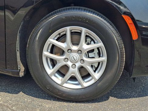 Used 2025 Chrysler Pacifica Select FWD image 19