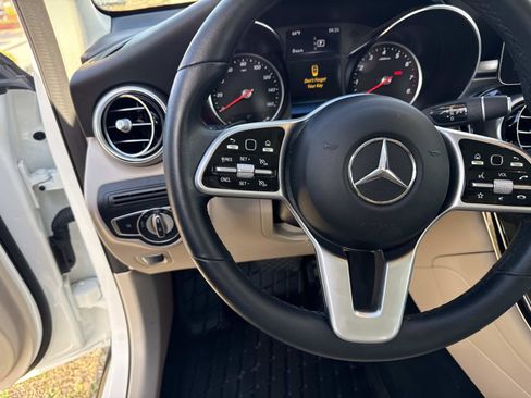 Used 2022 Mercedes-Benz GLC 300 image 27