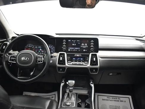 Used 2021 Kia Sorento EX w/ Panoramic Sunroof Package image 15
