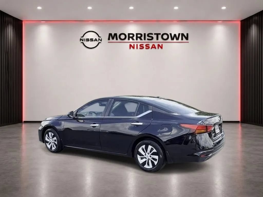 Used 2025 Nissan Altima 2.5 S FWD image 8