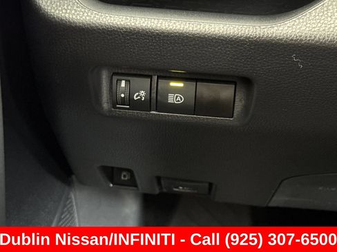 Used 2025 Toyota RAV4 XLE AWD/4WD image 43