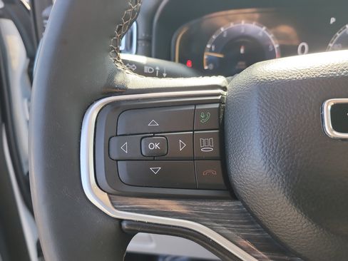 Used 2024 Jeep Wagoneer L Series II w/ Flexible Seating Group image 27