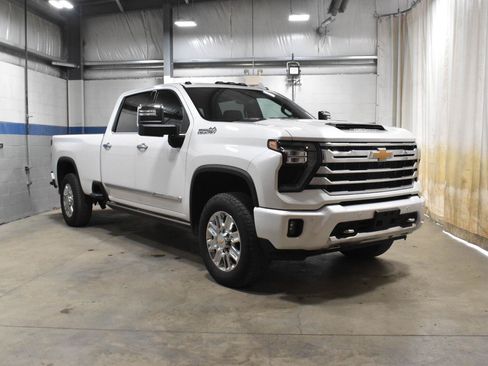 Used 2024 Chevrolet Silverado 3500 High Country w/ High Country Premium Package AWD/4WD image 26