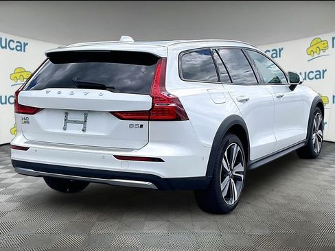 Used 2025 Volvo V60 B5 Cross Country Plus w/ Protection Package Premier AWD/4WD image 6