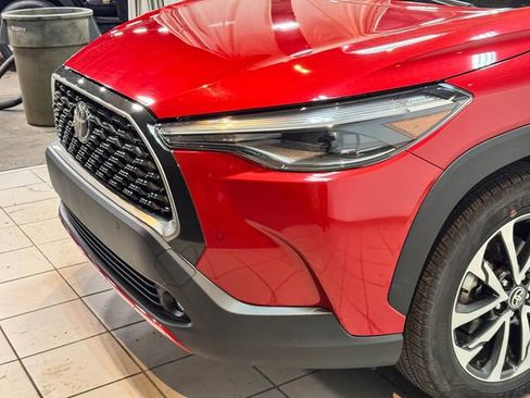 Used 2022 Toyota Corolla Cross XLE w/ Convenience Package image 46
