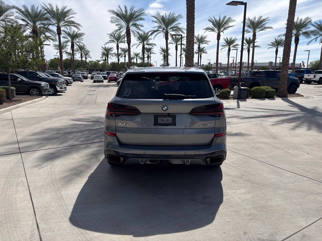 Used 2024 BMW X5 sDrive40i w/ M Sport Package RWD image 4