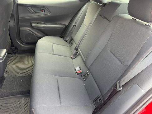 Used 2025 Toyota Prius Plug-In Hybrid FWD image 17