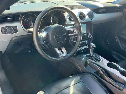 Used 2016 Ford Mustang Premium image 11