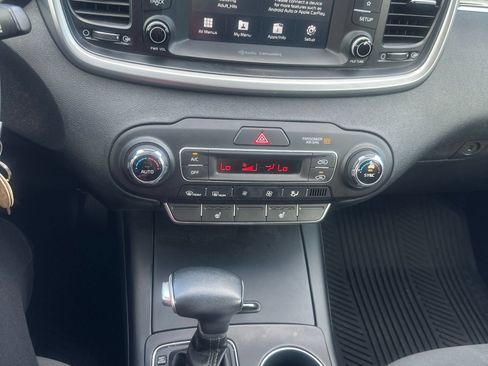 Used 2019 Kia Sorento AWD w/ LX Convenience Package image 3