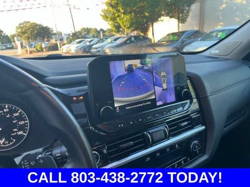 Used 2024 Nissan Pathfinder SL w/ SL Premium Package FWD image 26