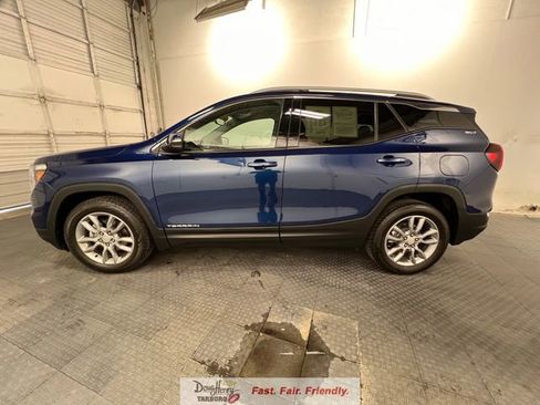Used 2022 GMC Terrain SLT image 5