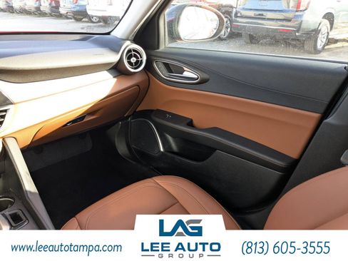 Used 2021 Alfa Romeo Giulia Ti w/ Nero Edizione image 16