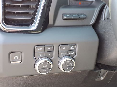 Used 2024 GMC Sierra 2500 Denali w/ Denali Reserve Package image 14