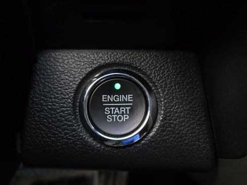 Used 2018 Ford F150 Lariat w/ Equipment Group 502A Luxury AWD/4WD image 17