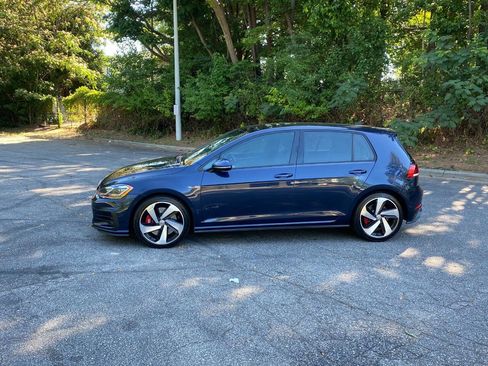 Used 2018 Volkswagen GTI SE FWD image 8