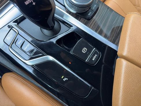 Used 2022 BMW 530i xDrive w/ Convenience Package image 70