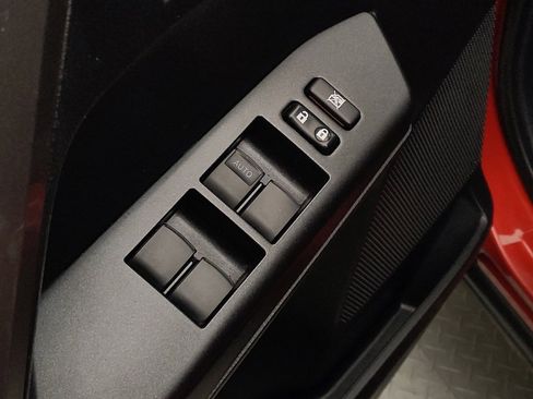 Used 2017 Toyota RAV4 LE FWD image 27