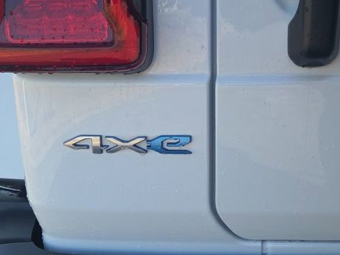 Used 2023 Jeep Wrangler Unlimited Sahara w/ Cold Weather Group image 10