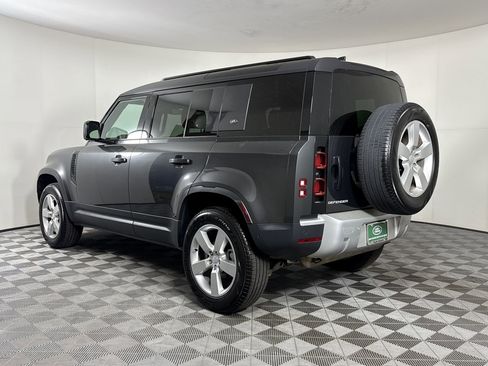 Used 2024 Land Rover Defender 110 S image 3