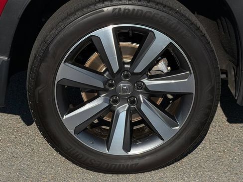 Used 2025 Honda Pilot Touring image 8