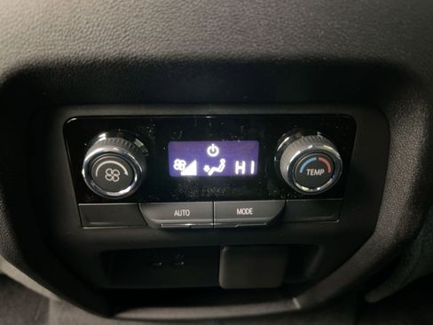 New 2026 Chevrolet Traverse LT image 32