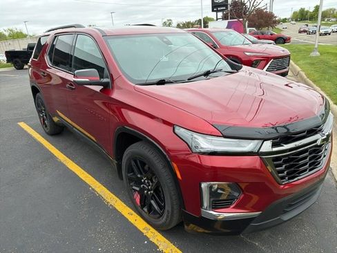 Used 2022 Chevrolet Traverse Premier w/ Redline Edition FWD image 1