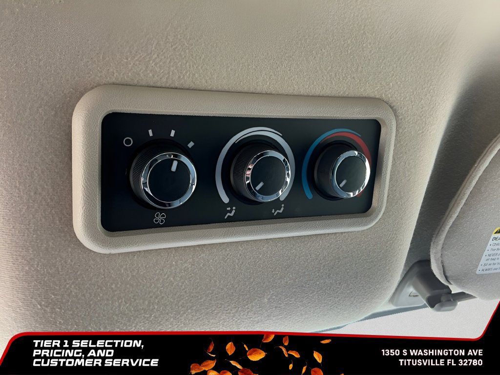 Used 2025 Chevrolet Express 3500 LT w/ LT Preferred Equipment Group RWD image 26
