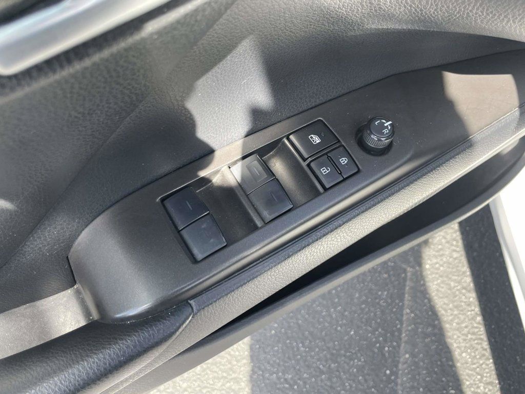 Used 2024 Toyota Camry SE w/ Convenience Package FWD image 18