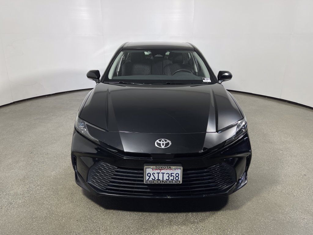 Used 2025 Toyota Camry LE FWD image 8